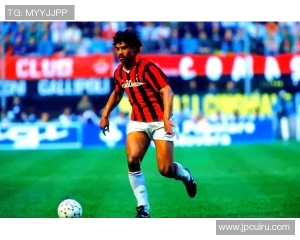 足球明星穿着背心的时尚风采与个性展示精彩瞬间合集 足球明星穿着背心的时尚风采与个性展示精彩瞬间合集