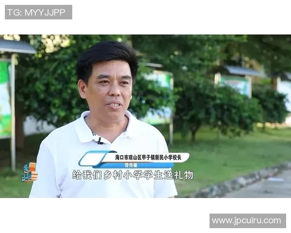 石膏娃娃小熊足球明星助力儿童梦想启航的快乐旅程