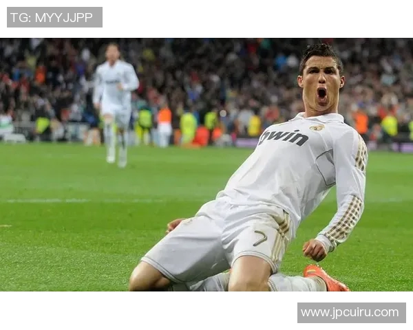 蒙姓足球明星的崛起与成就分析探讨其在国际赛场上的影响力与贡献