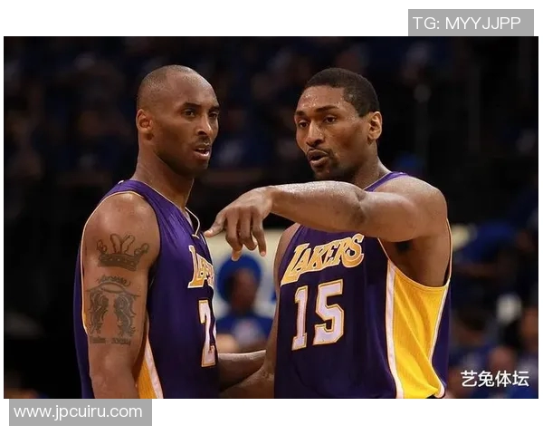 科比与足球明星的传奇交集探秘及其影响力分析 科比与足球明星的传奇交集探秘及其影响力分析